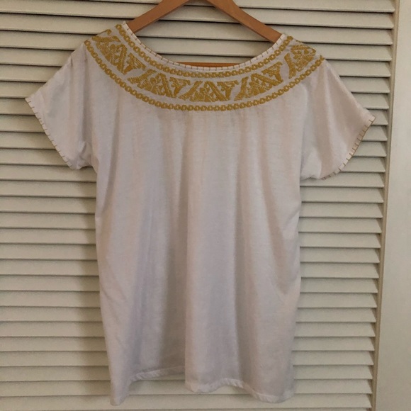 A Common Thread • Mexican-style Embroidered top - Picture 5 of 5